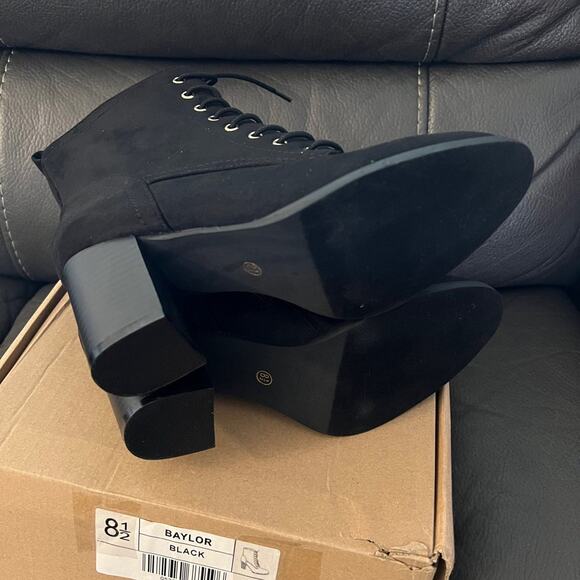 BAYLOR BOOTIE by JC size 8 1/2 - Picture 3 of 6